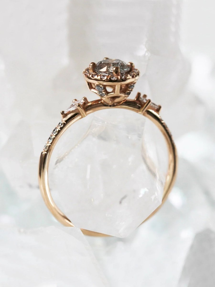 hiddenspace-engagement-rings-serein-salt-and-pepper-diamond-14k-concept_2