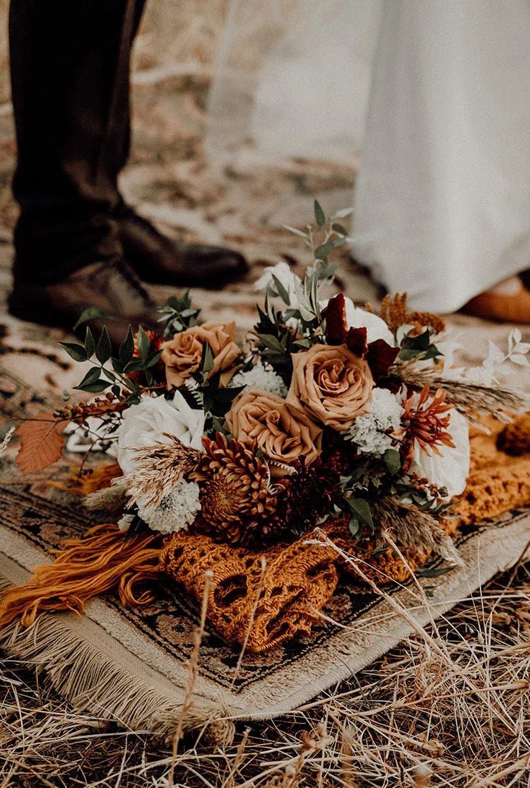 A DIY Bouquet to Complete Your Fall Wedding - HIDDENSPACE