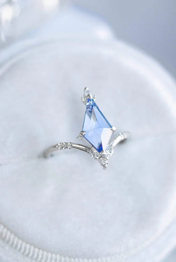 Reads - Sapphires & Venues for a Magnificent Summer