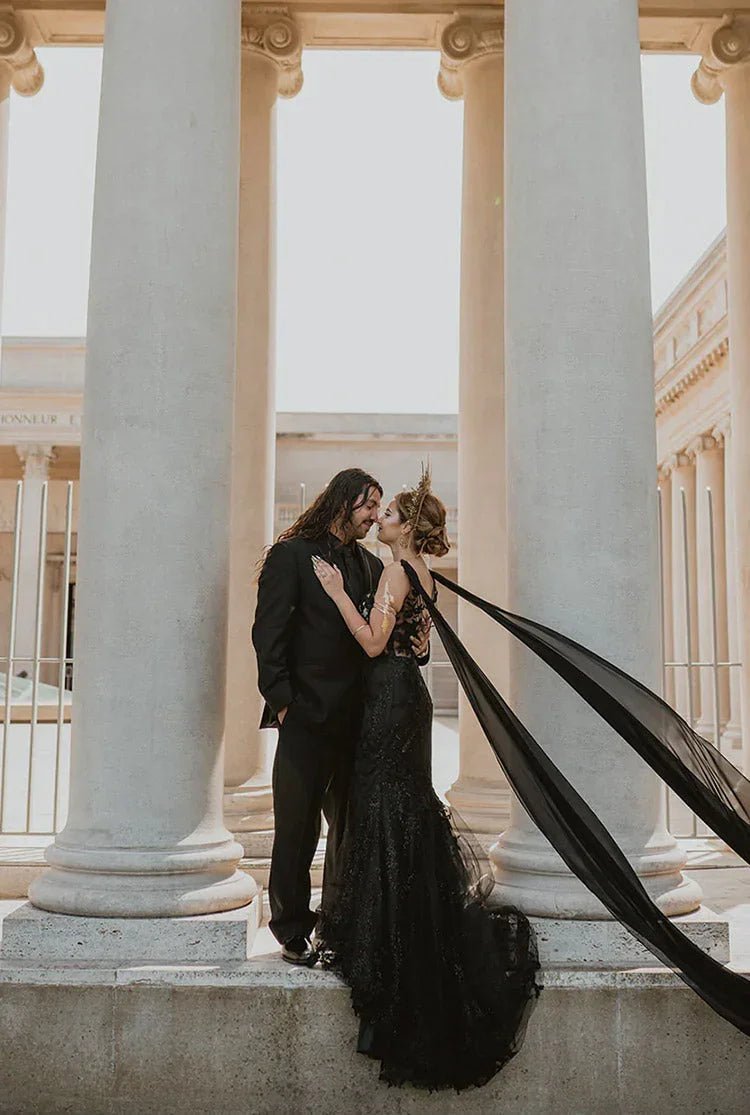 Tying the Knot #3: The Most Unconventionally-Elegant Black Wedding - HIDDENSPACE
