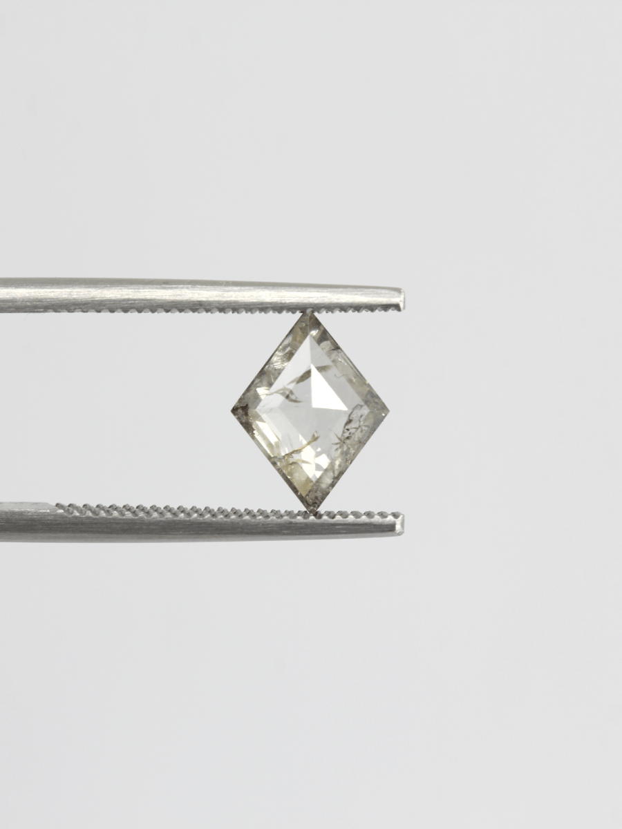 0,53 CT Salt and Pepper Kite Inventory SKU SPKite-41