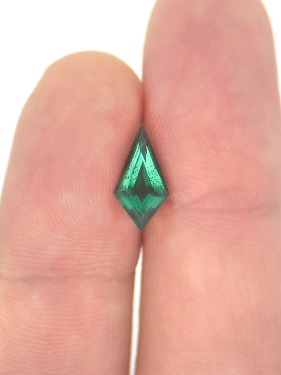1.01CT Emerald Kite Inventory SKU EMKITEL-01 - HIDDENSPACE