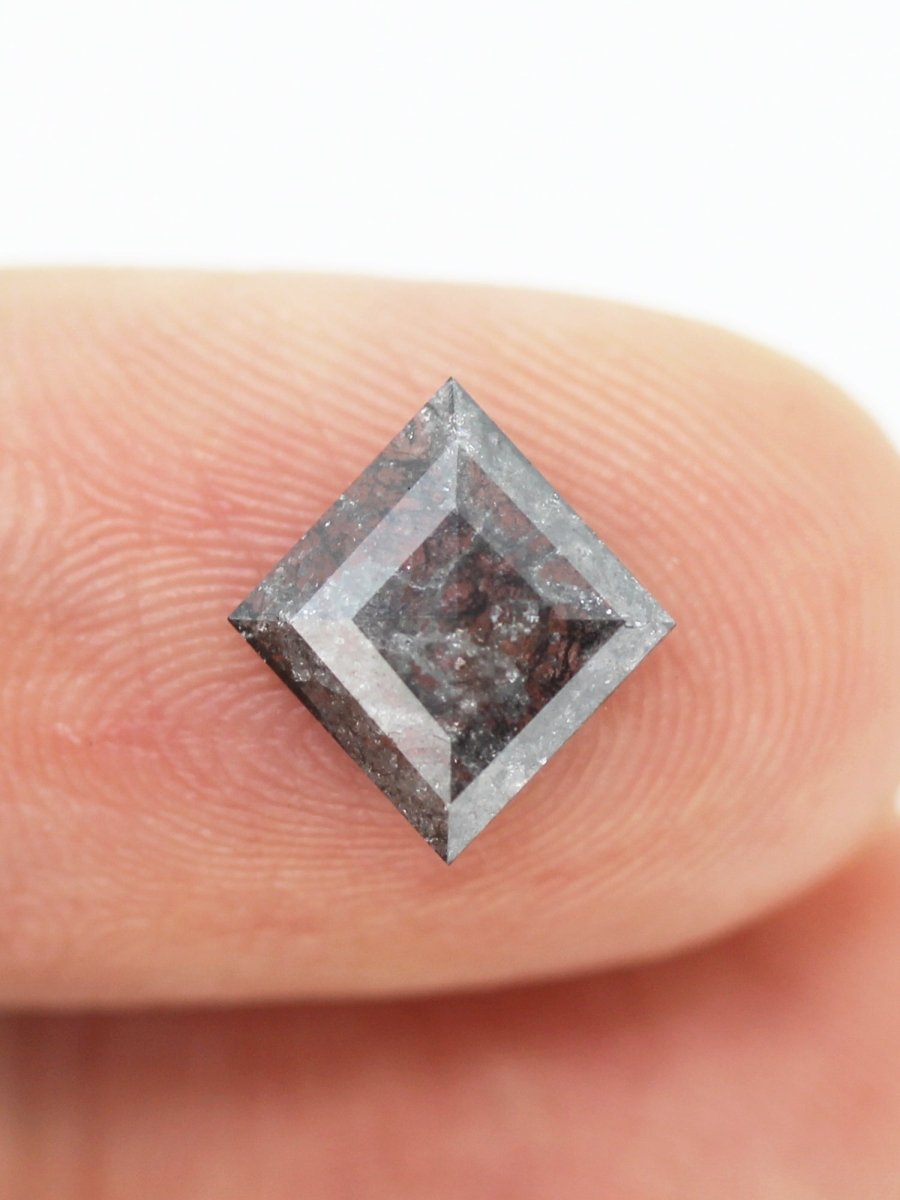 1,05 CT Salz- und Pfefferdracheninventar SKU SPKITEU-02