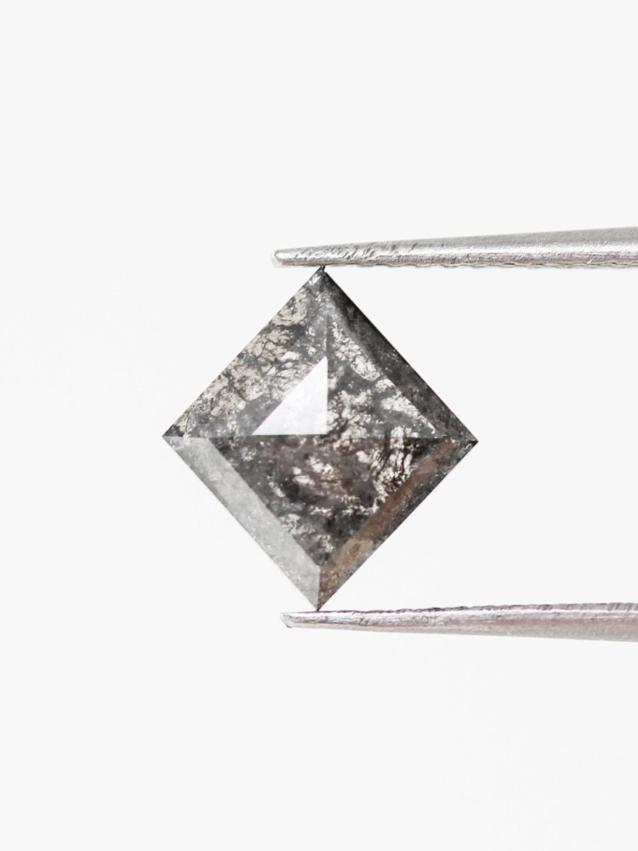 1,05 CT Salz- und Pfefferdracheninventar SKU SPKITEU-02