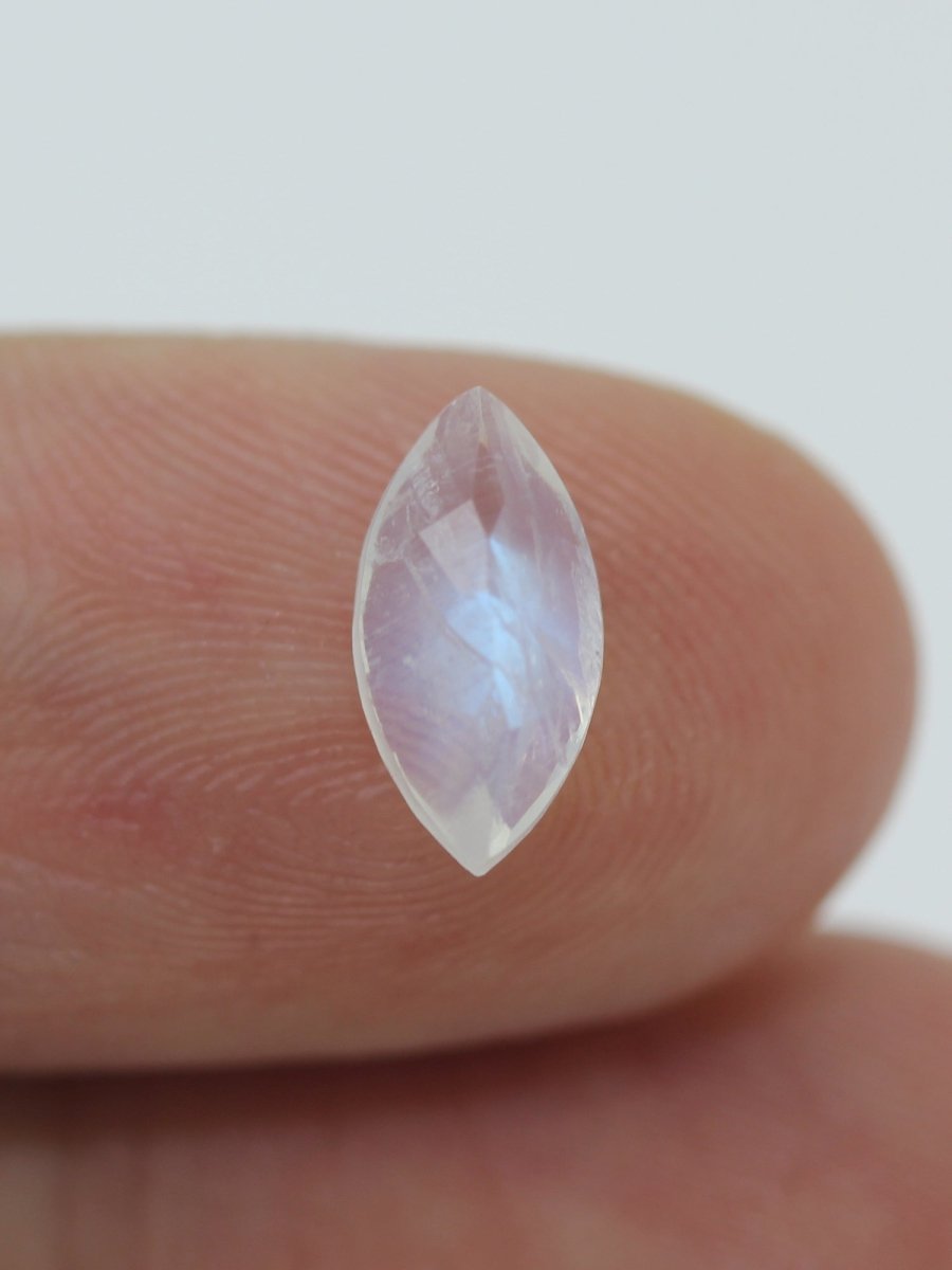1.23CT White Moonstone Inventory SKU MNMAR-01