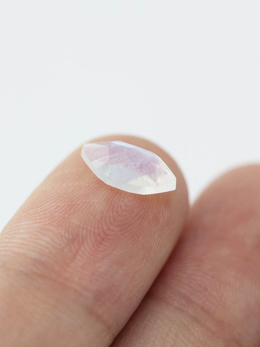 1.23CT White Moonstone Inventory SKU MNMAR-01