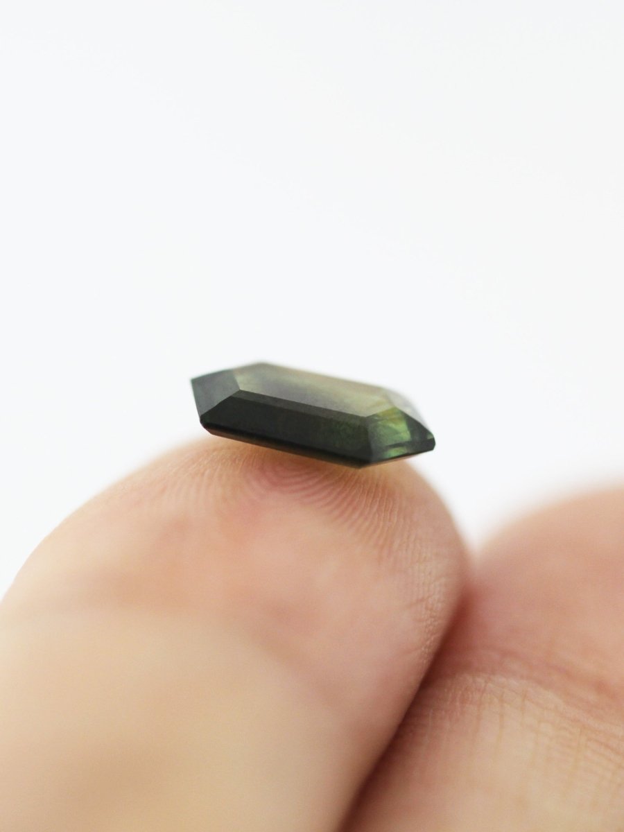 1.42CT Sapphire Inventory SKU SAHEXN-03