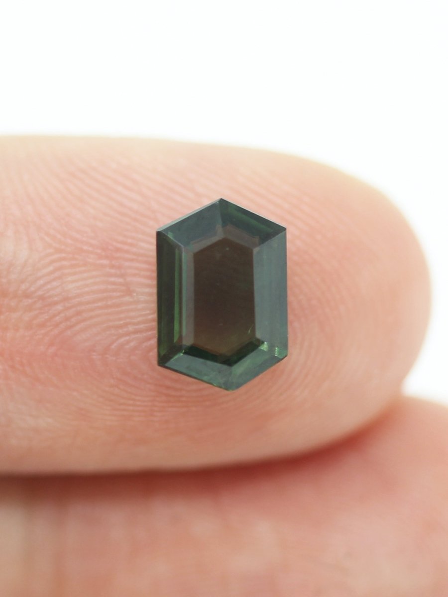 1.43CT Sapphire Inventory SKU SAHEXN-04