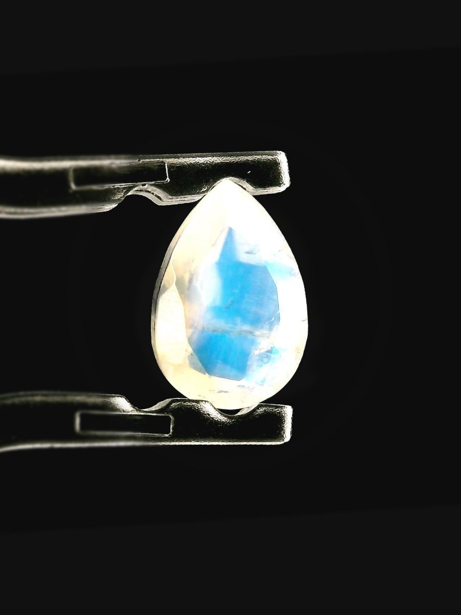 1.53CT White Moonstone Inventory SKU MNPEAR-02 - HIDDENSPACE