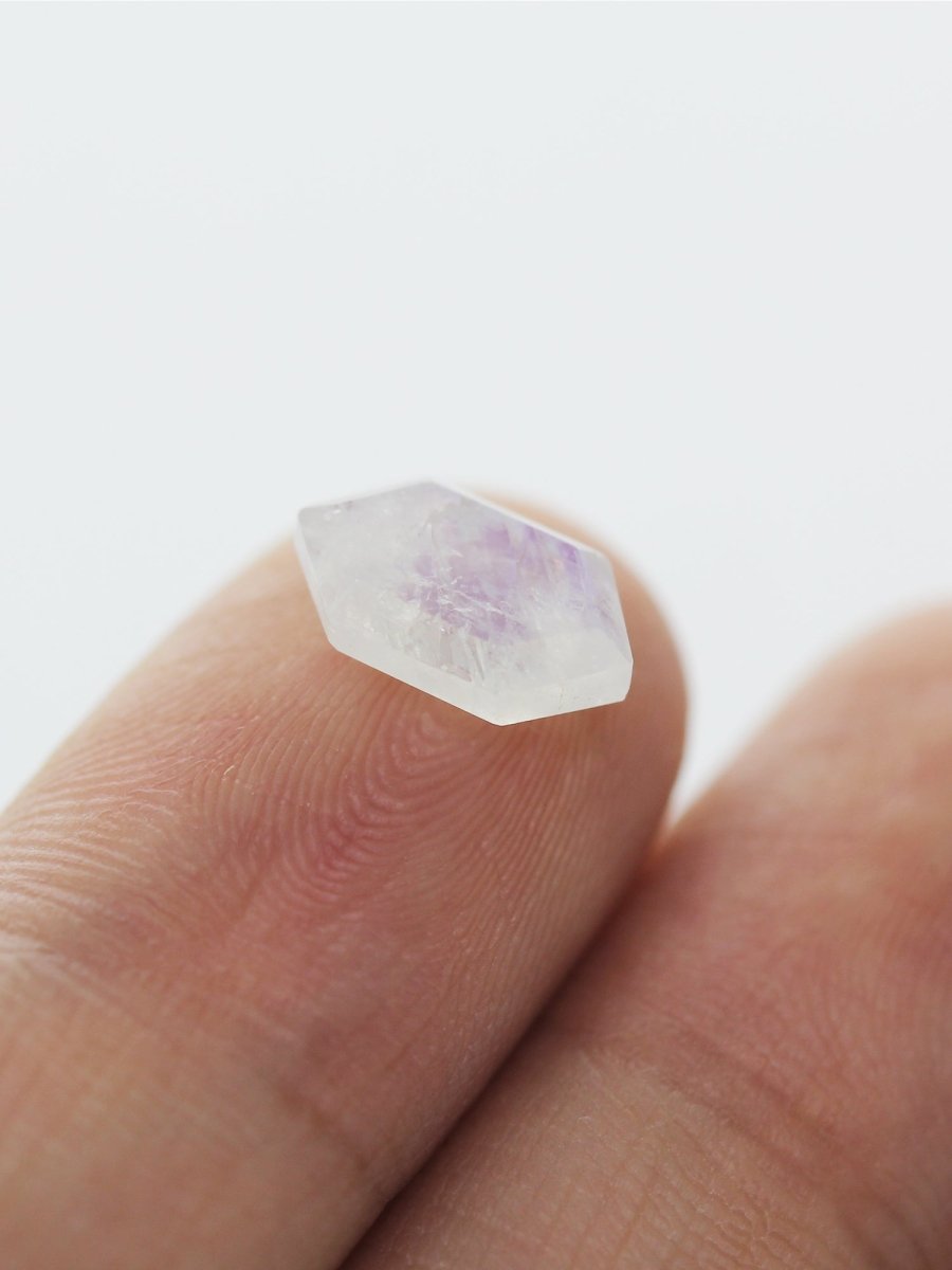 1.61CT White Moonstone Inventory SKU MNHEX-03