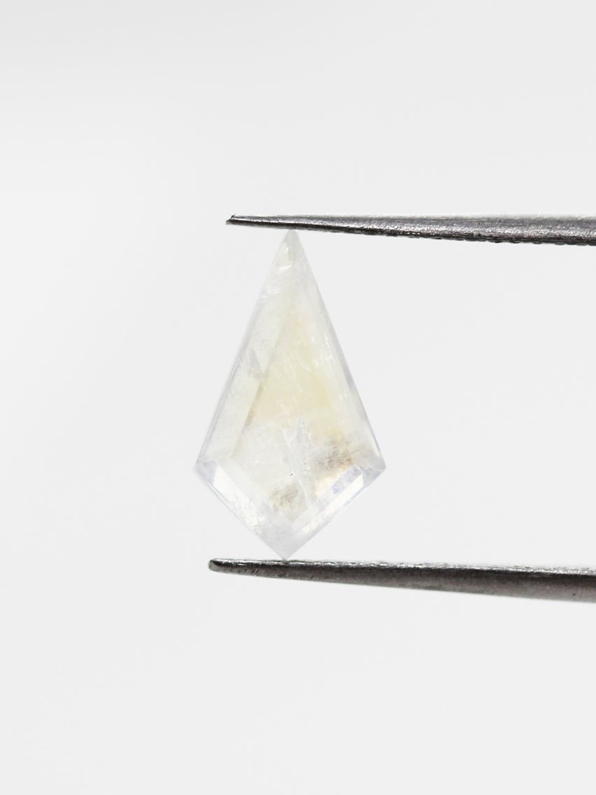 1.70CT White Moonstone Inventory SKU MNKITE-03