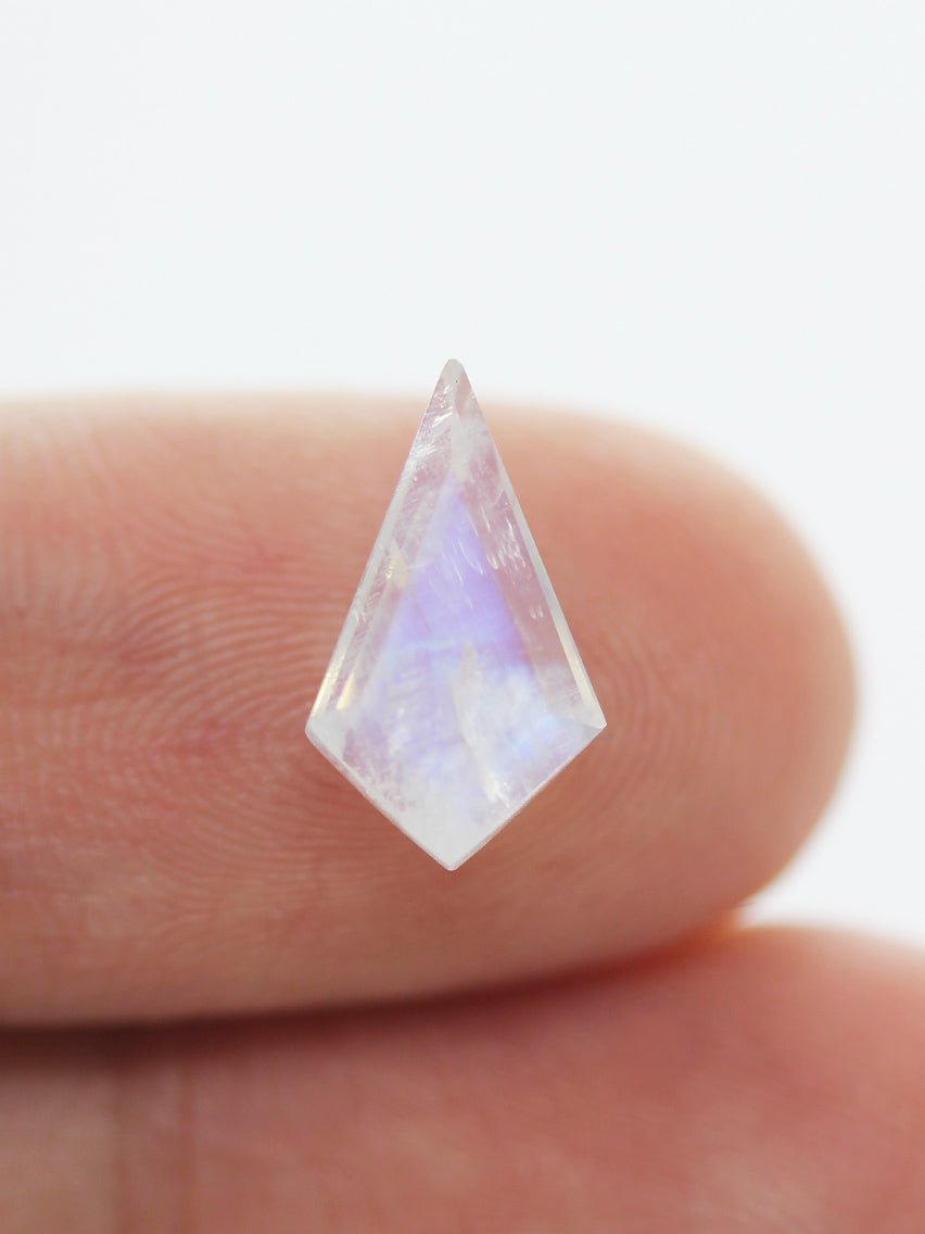 1.70CT White Moonstone Inventory SKU MNKITE-03