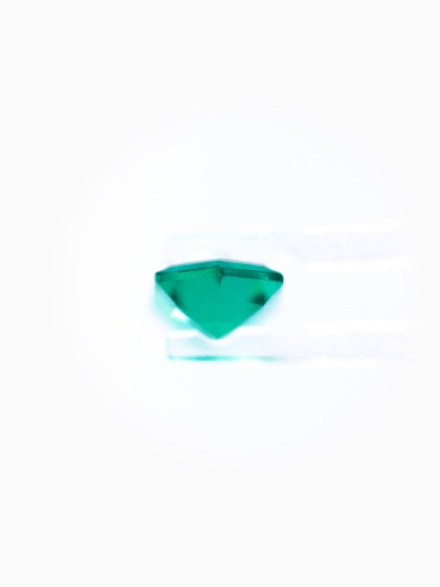 Hiddenspace Loose gemstone lab grown hexagon cut sustainable conflict-free emerald customize your engagement ring