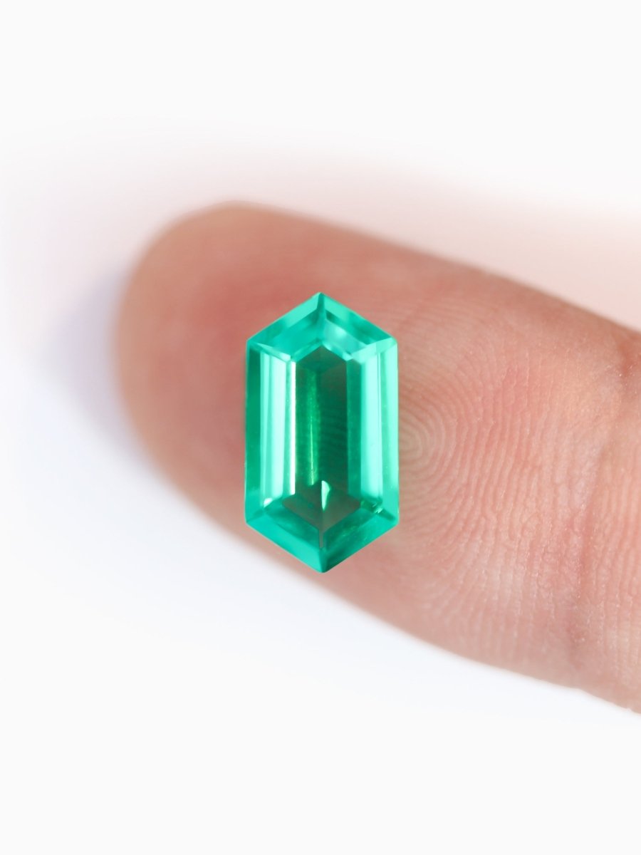 Hiddenspace Loose gemstone lab grown hexagon cut sustainable conflict-free emerald customize your engagement ring
