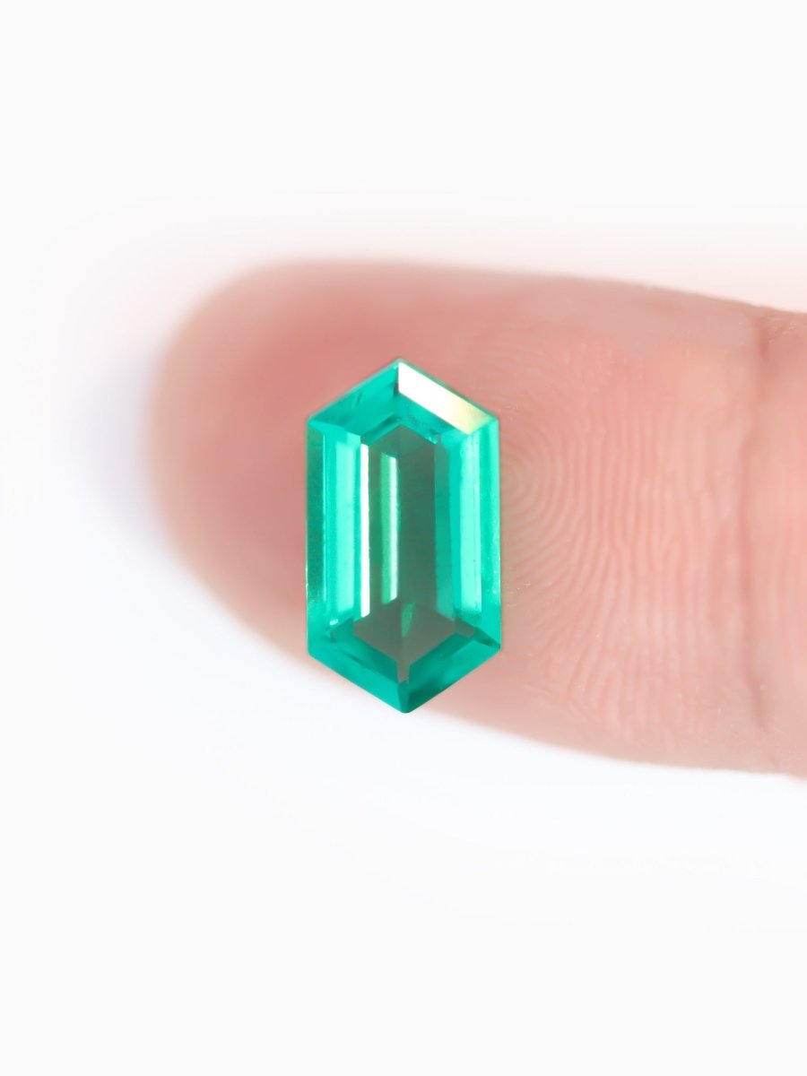 Hiddenspace Loose gemstone lab grown hexagon cut sustainable conflict-free emerald customize your engagement ring