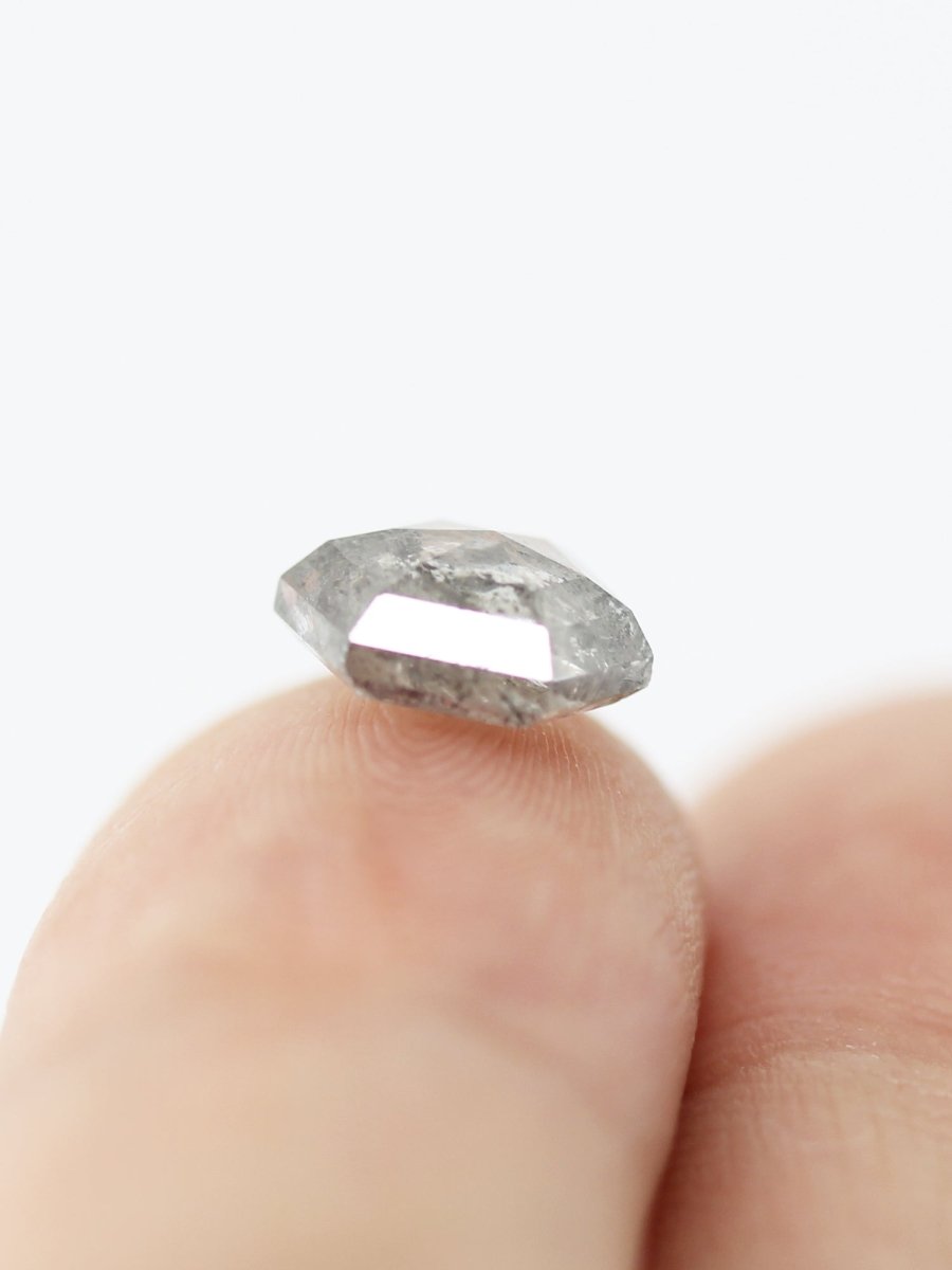 1,96 ct Salz- und Pfeffer-Sechseck-Inventar SKU SPHEX-82