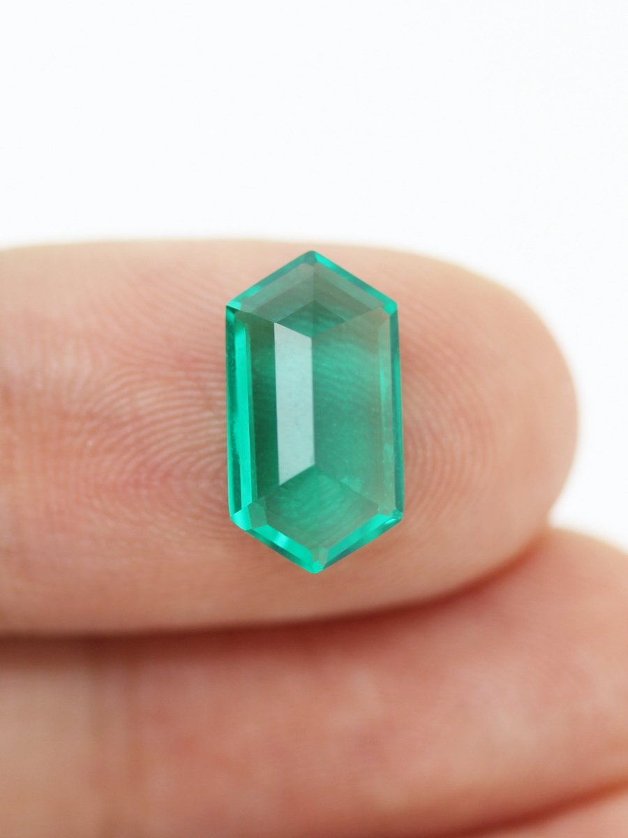 1,97 CT Smaragd-Inventar SKU EMHEXL-01