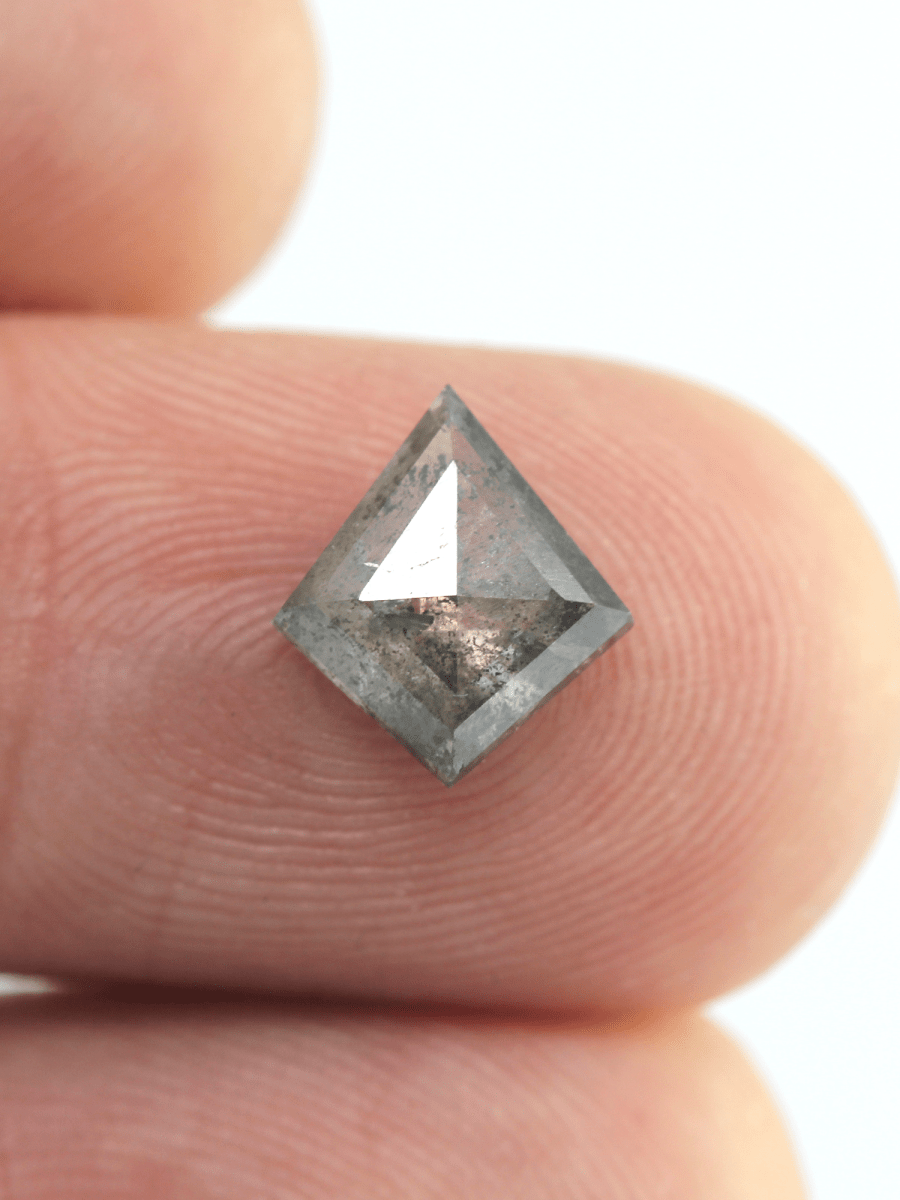 0,53 CT Salt and Pepper Kite Inventory SKU SPKite-41