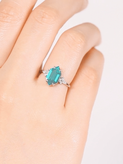 hiddenspace-engagement-ring-lillie-emerald-proposal-ring2