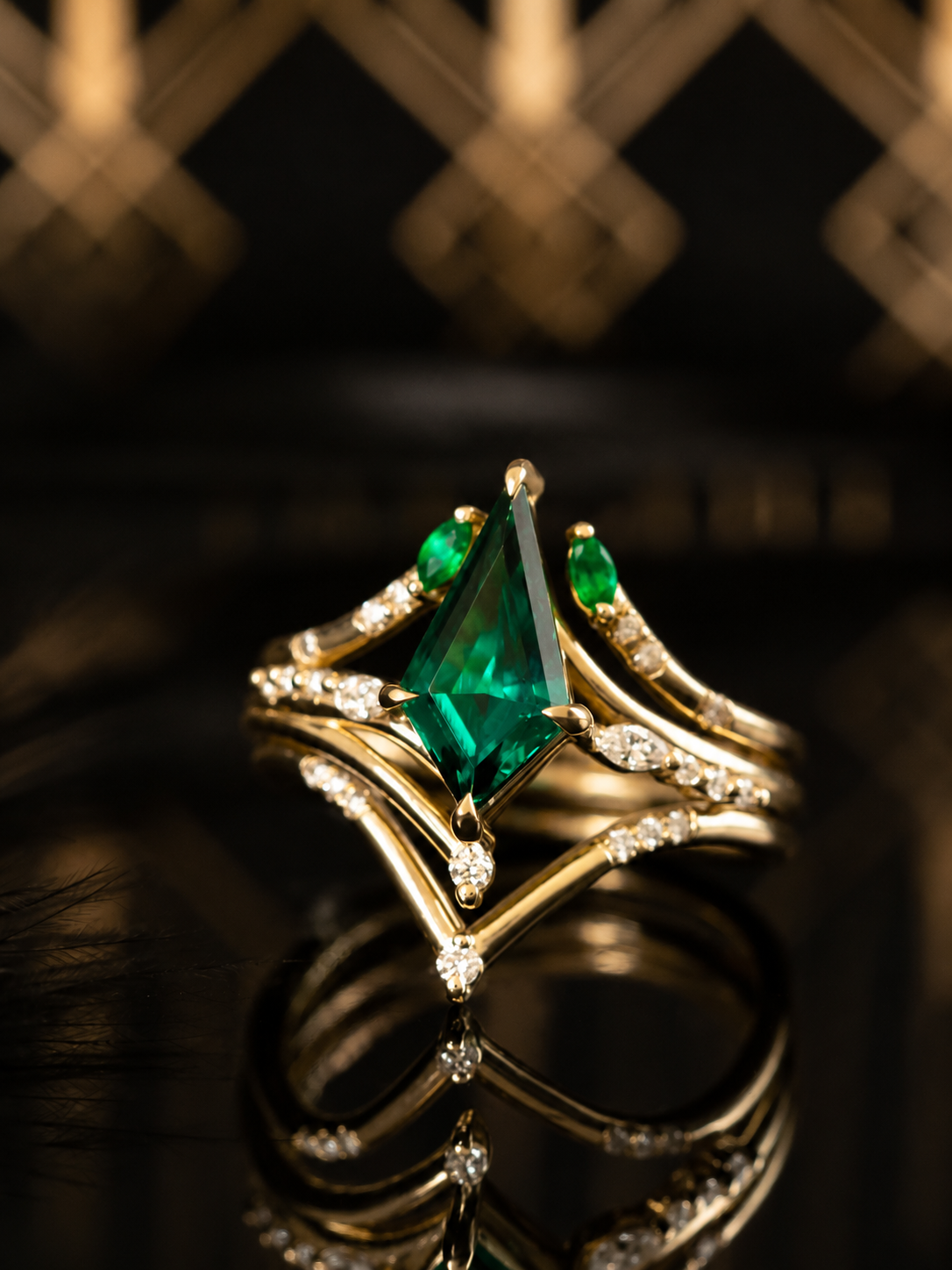 Green Kite Emerald Engagement Ring wedding ring set wedding bands