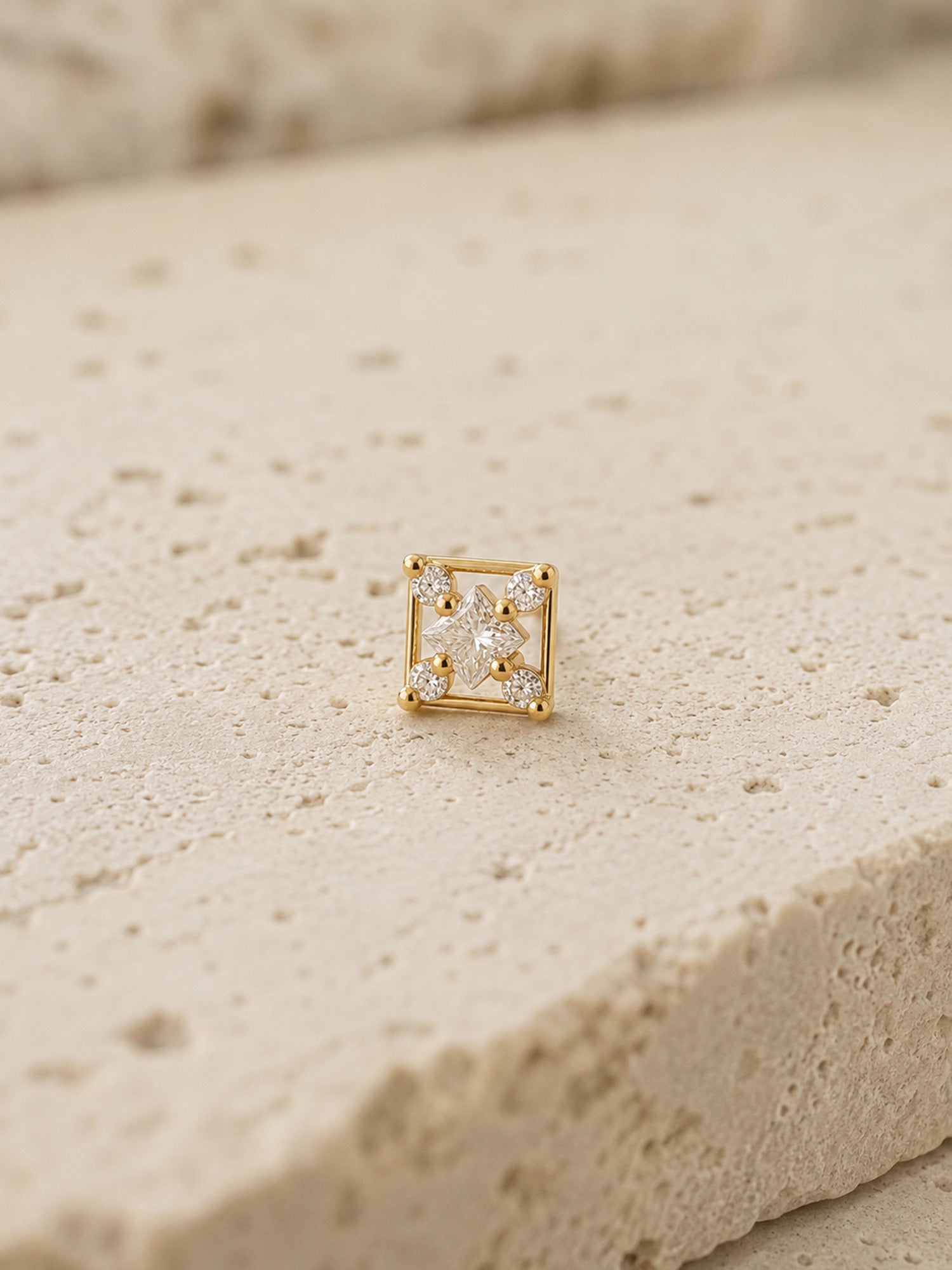 14k yellow gold fine jewelry diamond stud diamond earring 