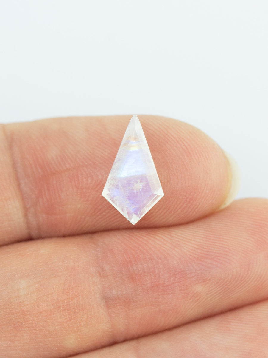 1.71CT White Moonstone Inventory SKU MNKITE-07