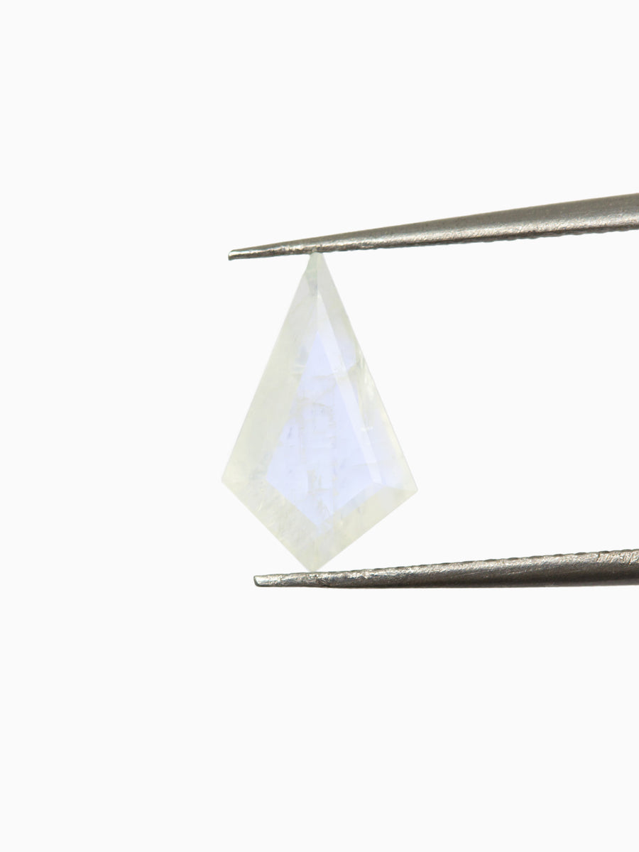 1.67CT White Moonstone Inventory SKU MNKITE-08