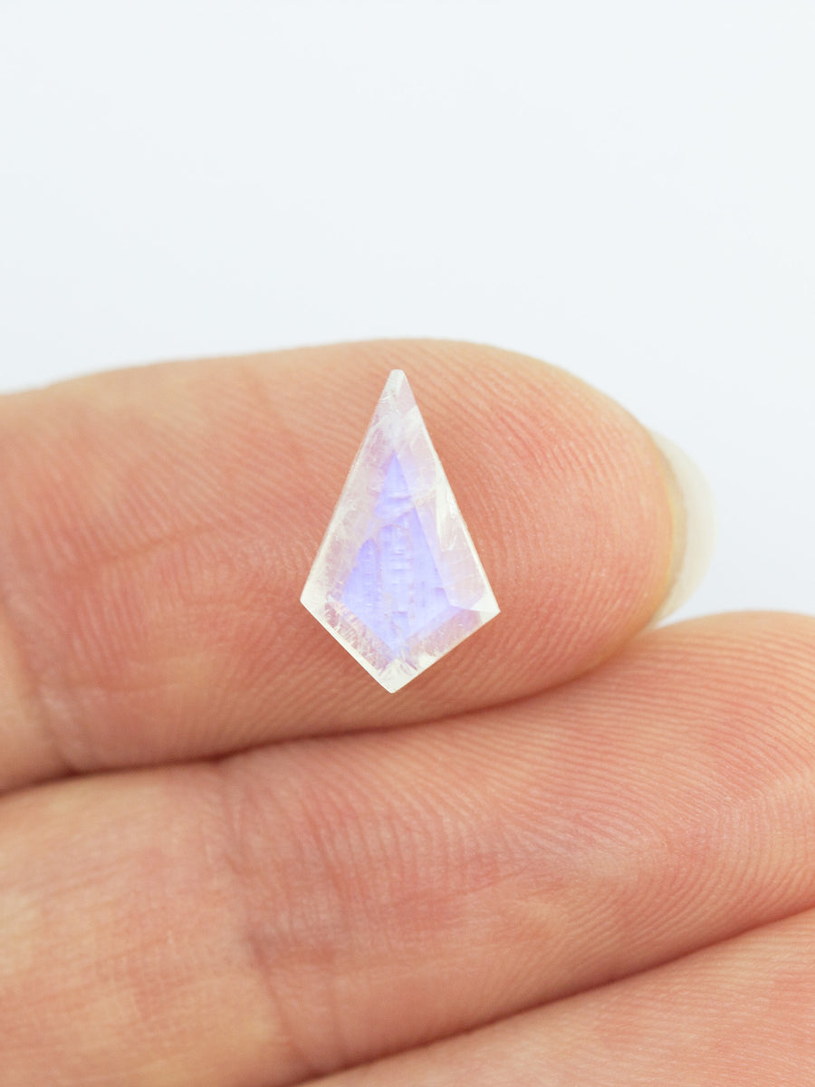 1.67CT White Moonstone Inventory SKU MNKITE-08