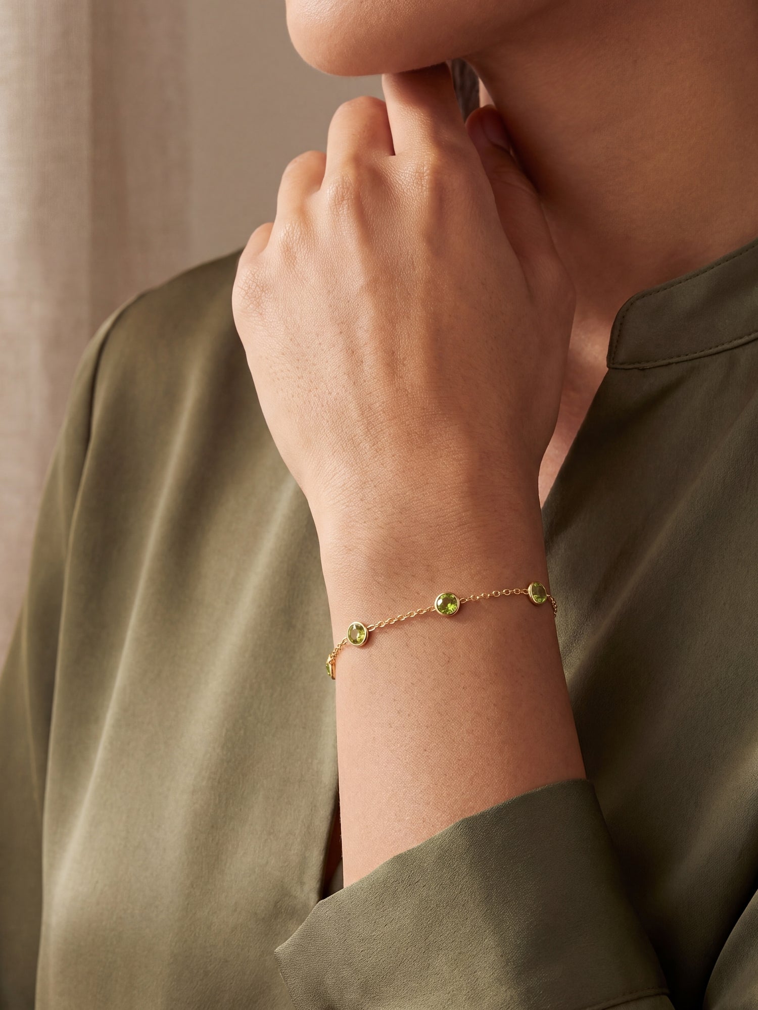 Peridot Round Bracelet August birthstone dainty jewelry daily bracelet 