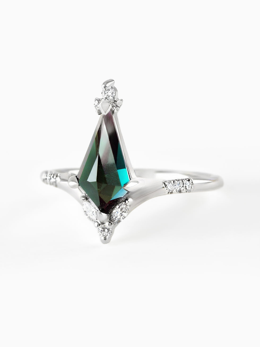 Callie Ring (Alexandrite)