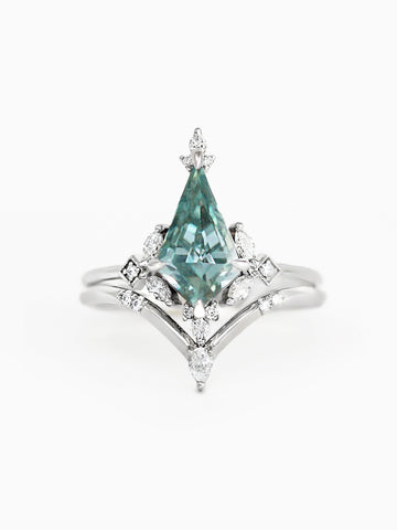 [Ready-to-Ship] Clementine Ring & Band (Green Moissanite)