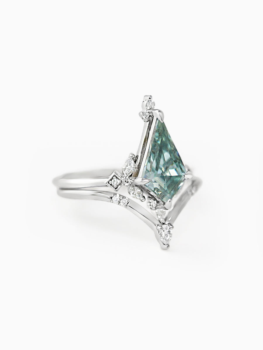 [Ready-to-Ship] Clementine Ring & Band (Green Moissanite)