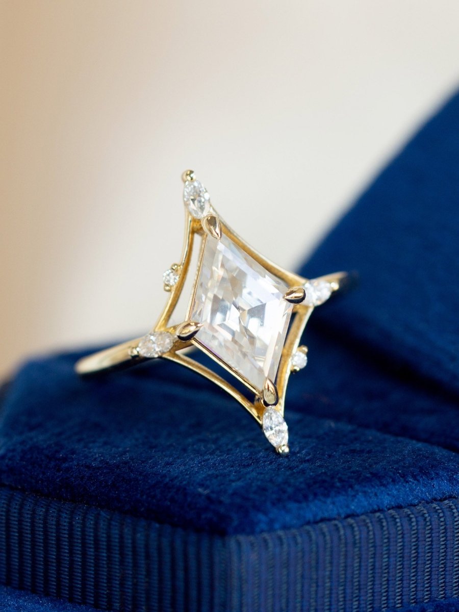 Dakota Ring Bold Moissanite Brilliance Design l HIDDENSPACE