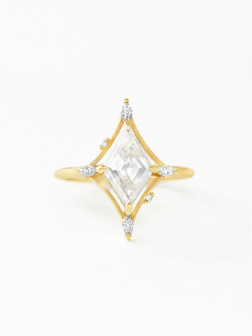 Dakota Ring (Moissanite)