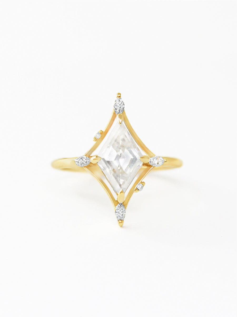 Dakota Ring (Moissanite)