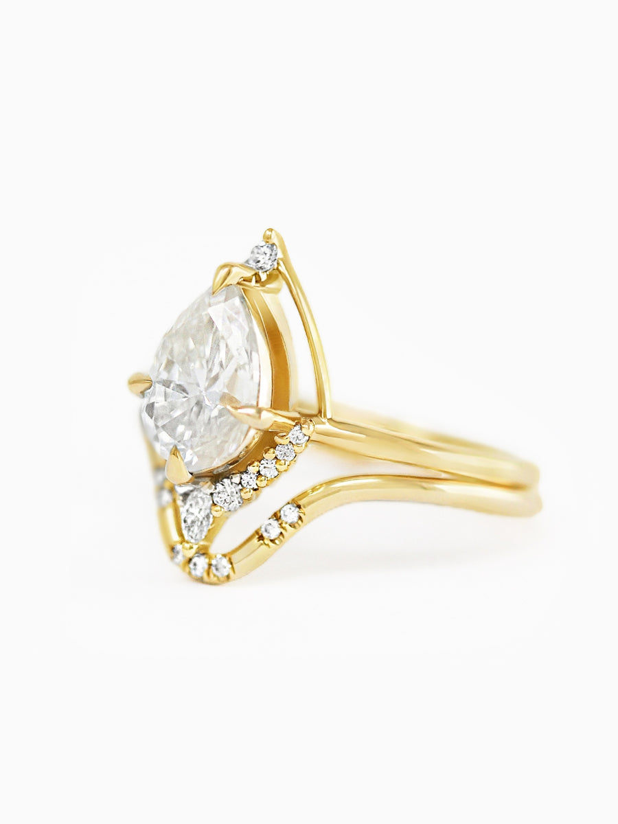 [Ready-to-Ship] Eliana Ring & Band (Moissanite)