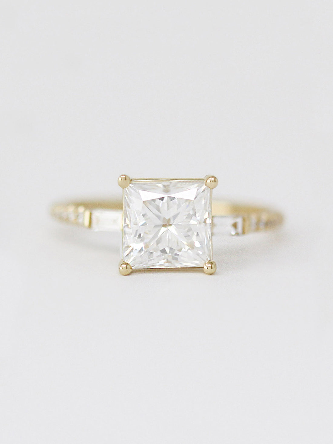 hiddenspace-engagement-ring-princess-serein-moissanite-14k-product-front