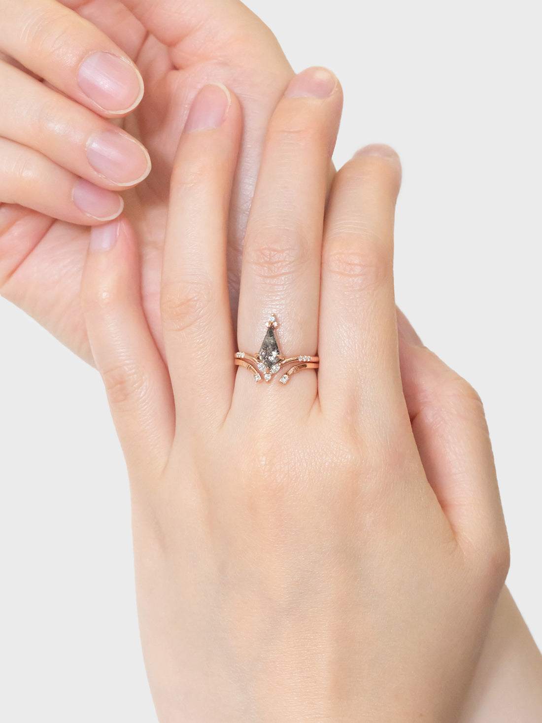 hiddenspace-engagement-rings-callie-salt-and-pepper-diamond-14k-rose-gold-hand-2