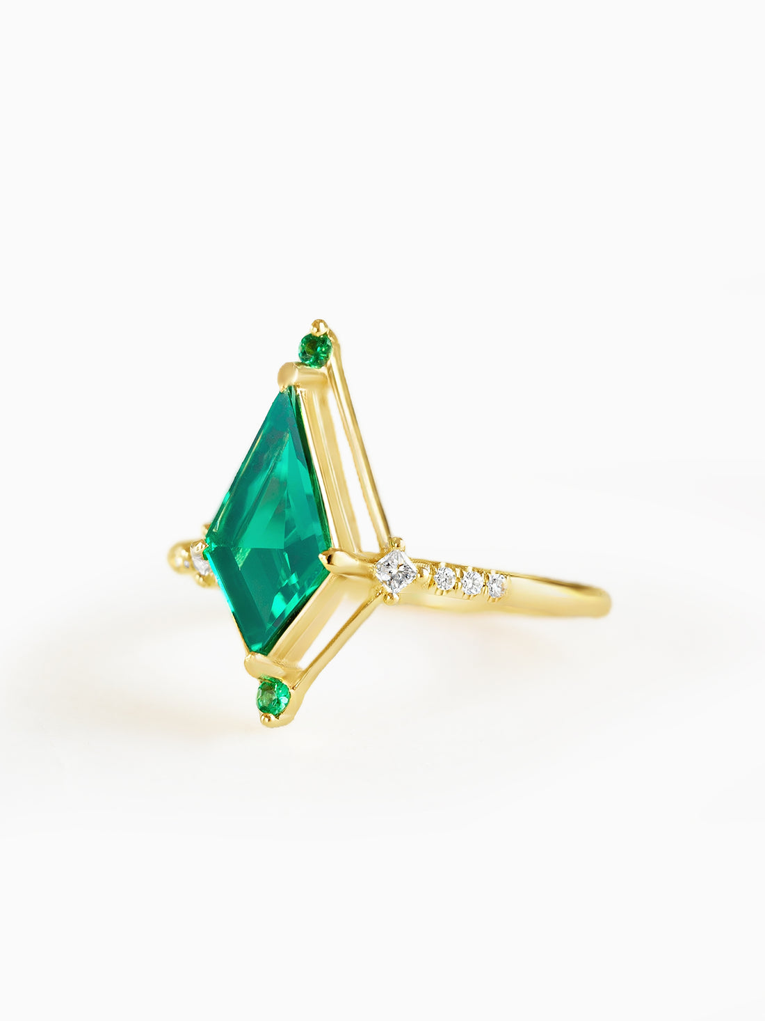 Dawn Ring (Emerald)