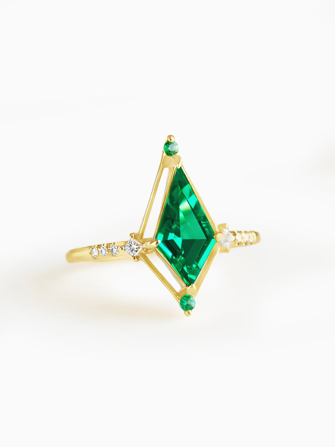 Dawn Ring (Emerald)