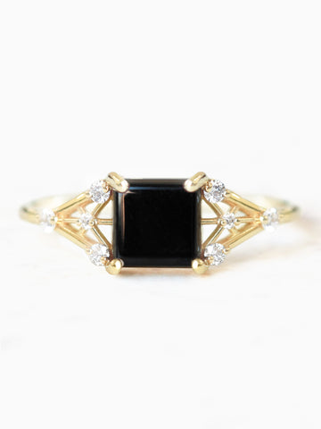 Onyx Daisy Ring