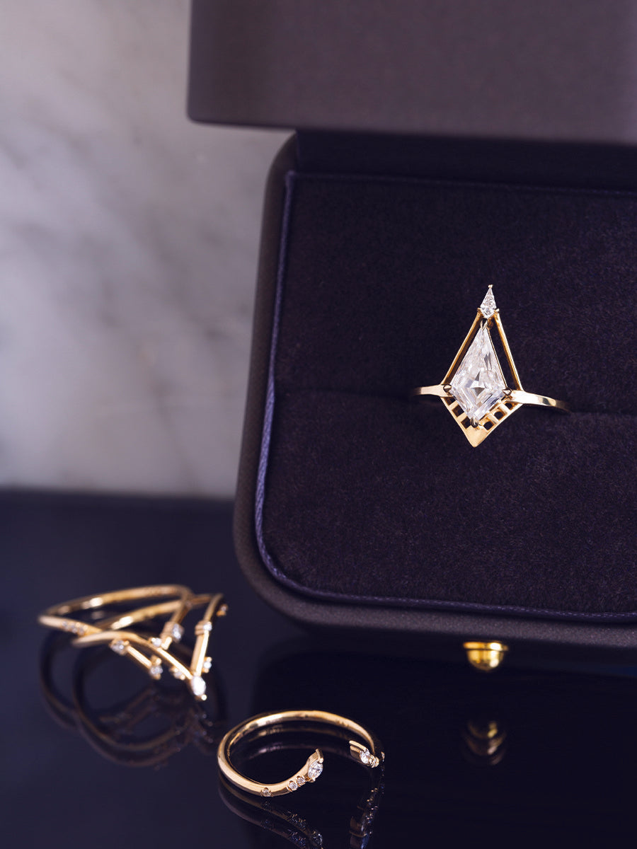 Atria Ring (Moissanite)