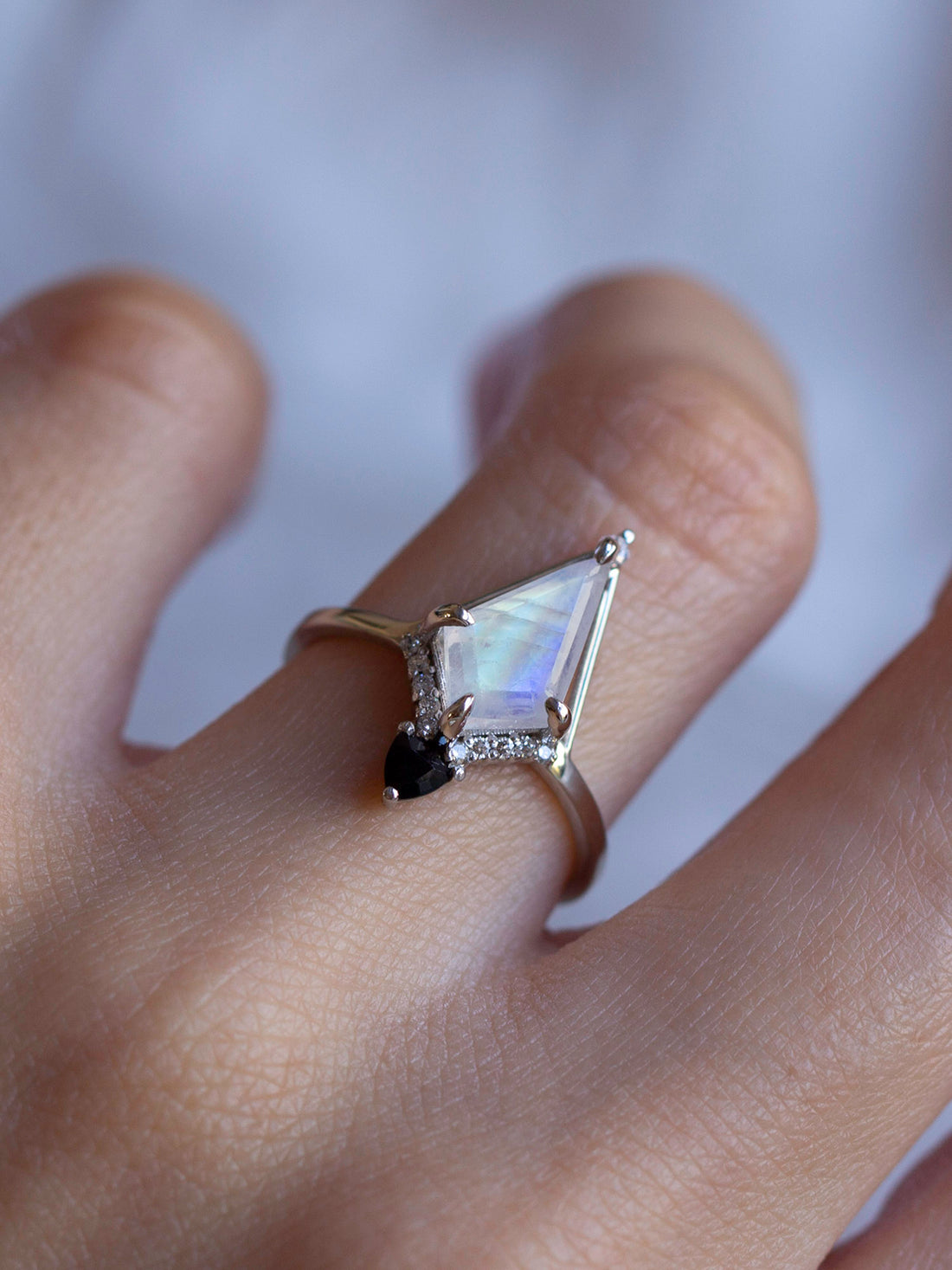 [Ready-to-Ship] Lucy Ring (Moonstone)