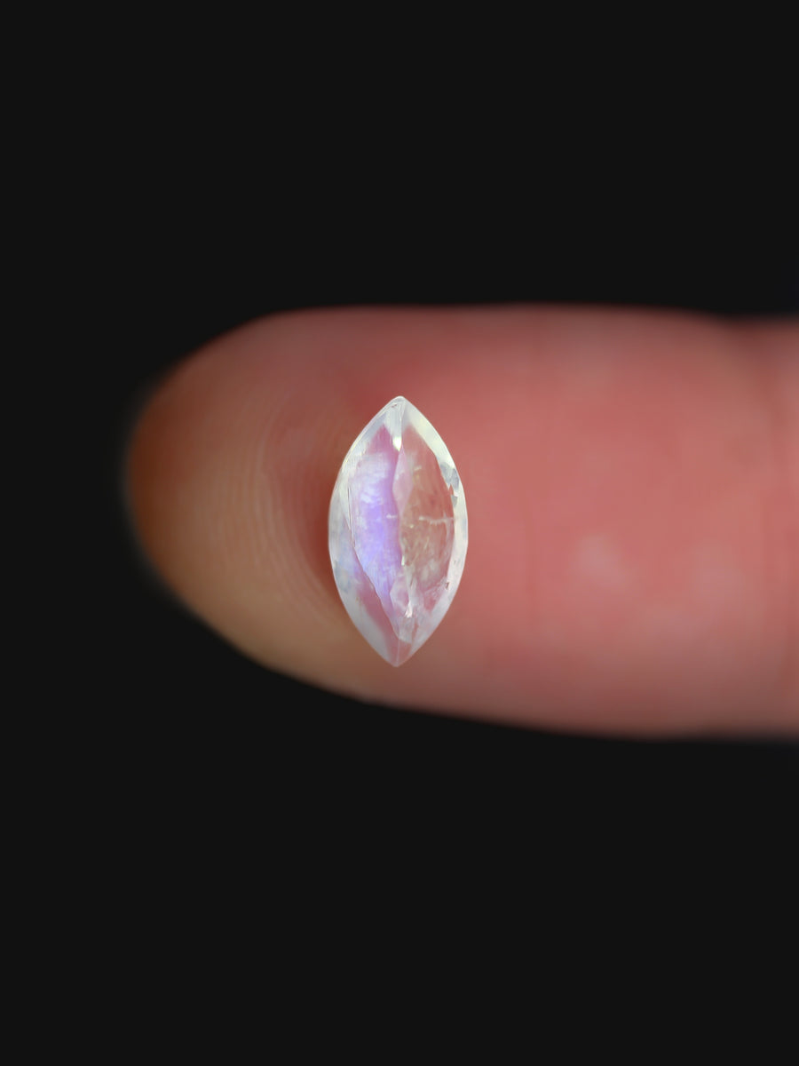 1.22CT White Moonstone Inventory SKU MNMAR-03