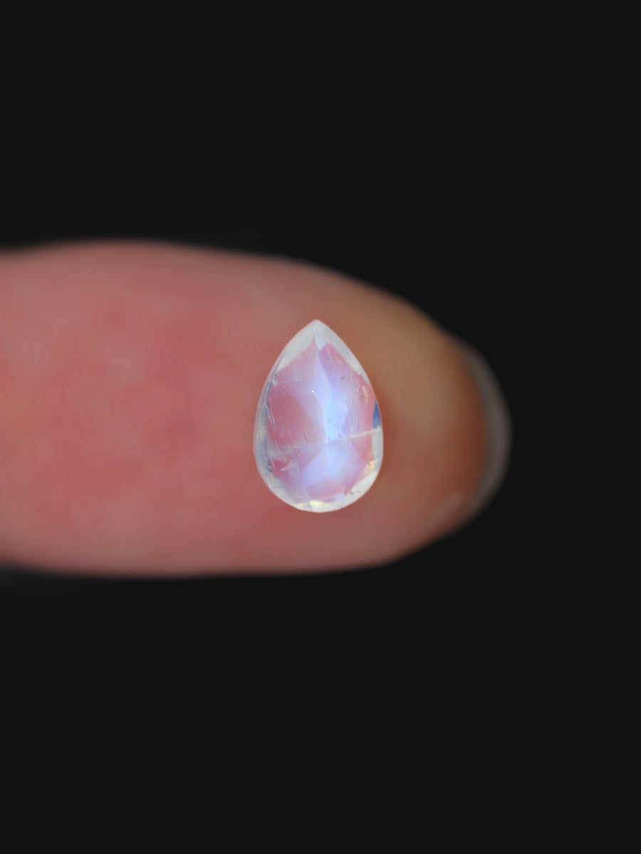 1.53CT White Moonstone Inventory SKU MNPEAR-02