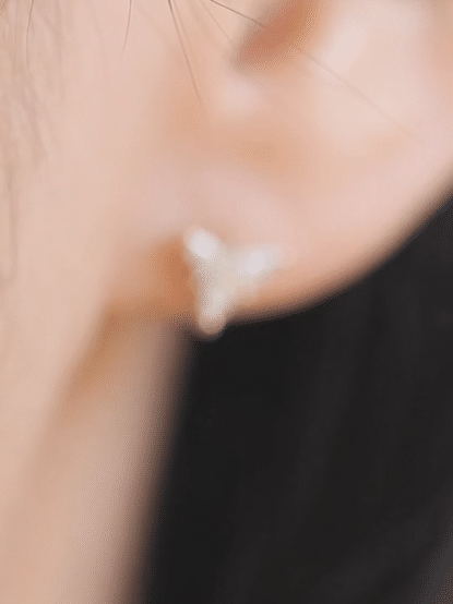 Scarlett Stud (Single)