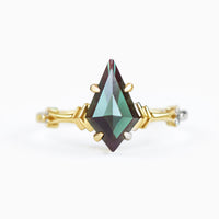 Kite Doric Ring (Alexandrite)