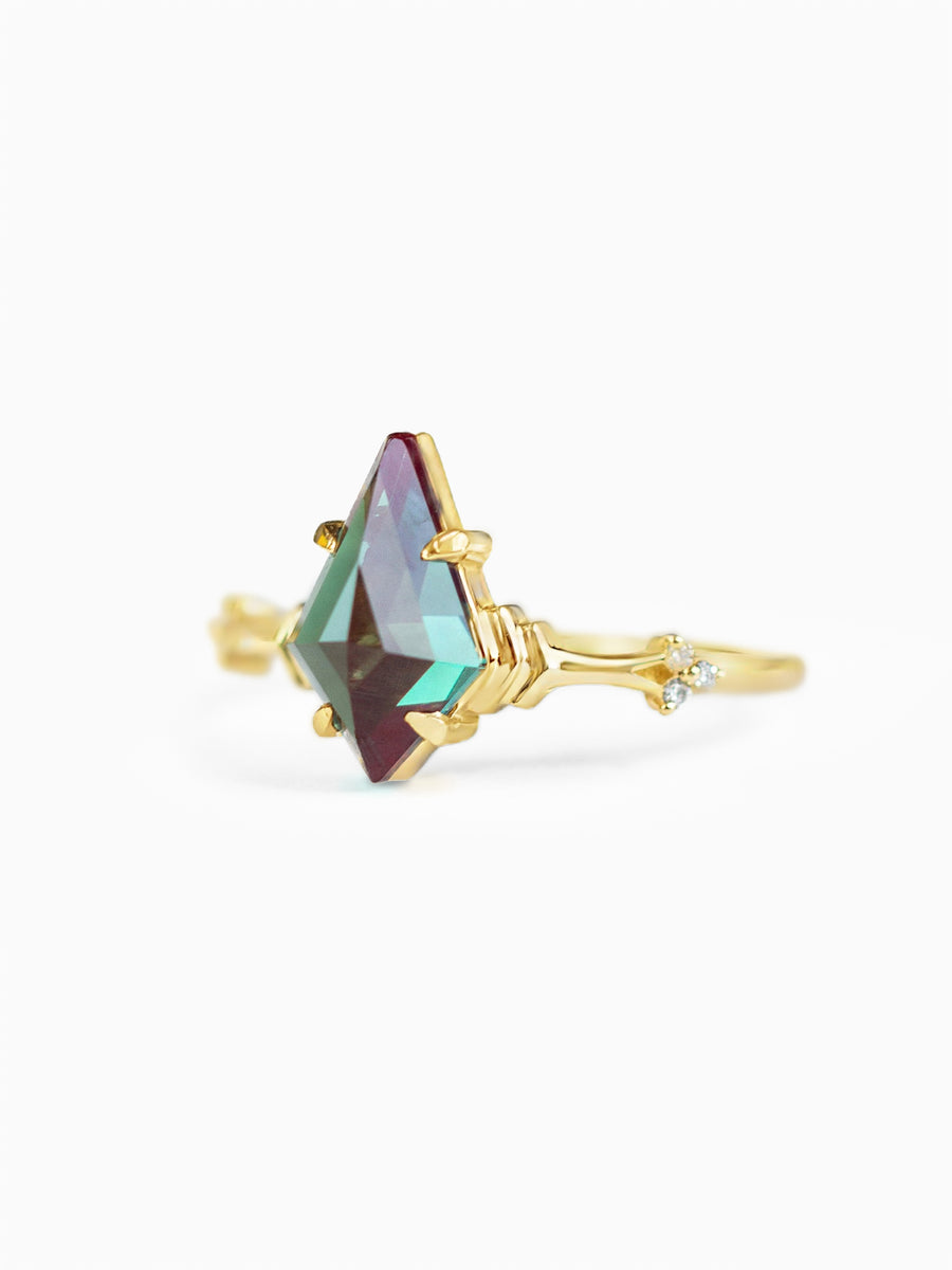 Kite Doric Ring (Alexandrite)