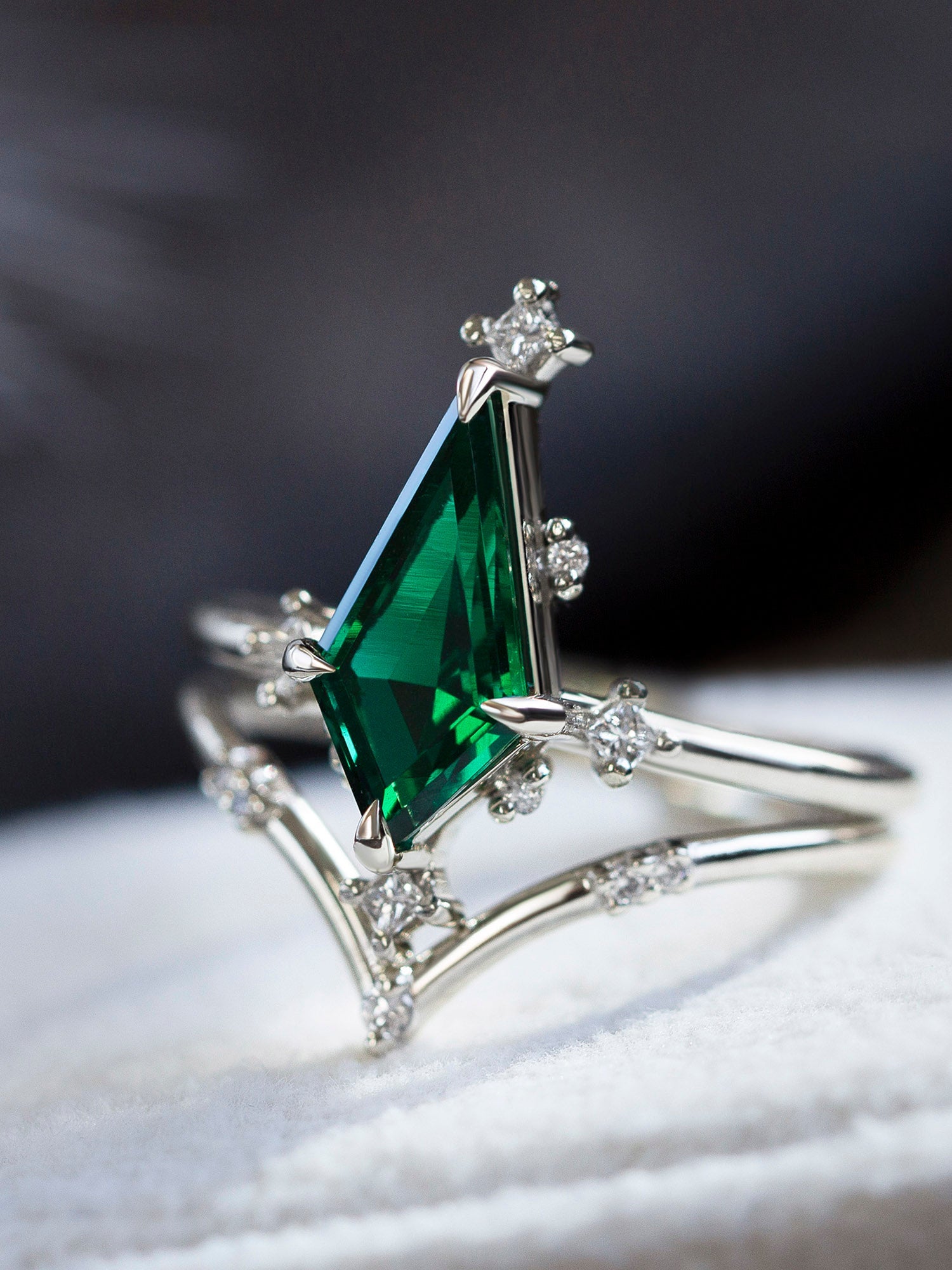 Maeve Ring (Emerald)