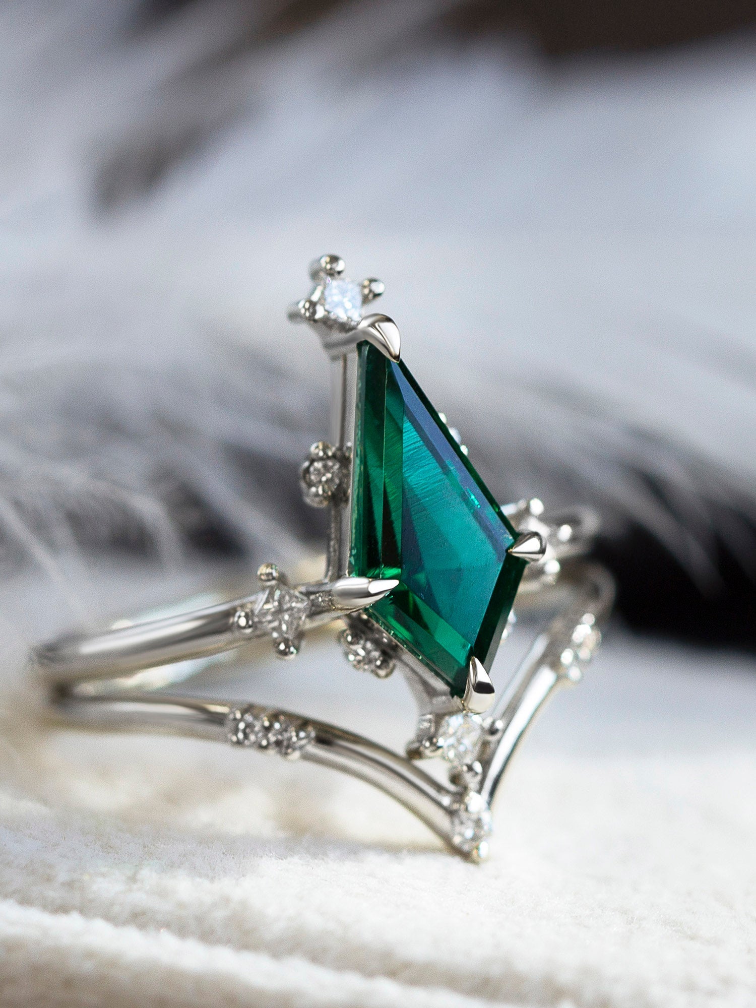 Maeve Ring (Emerald)